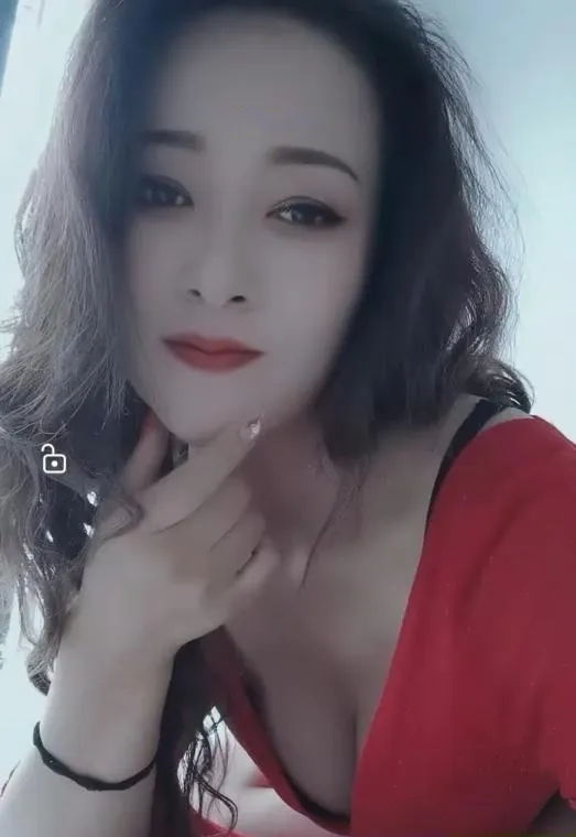 口活很棒的少妇