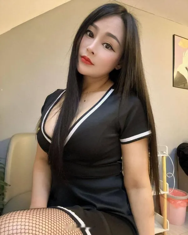 雁塔巨乳小雪
