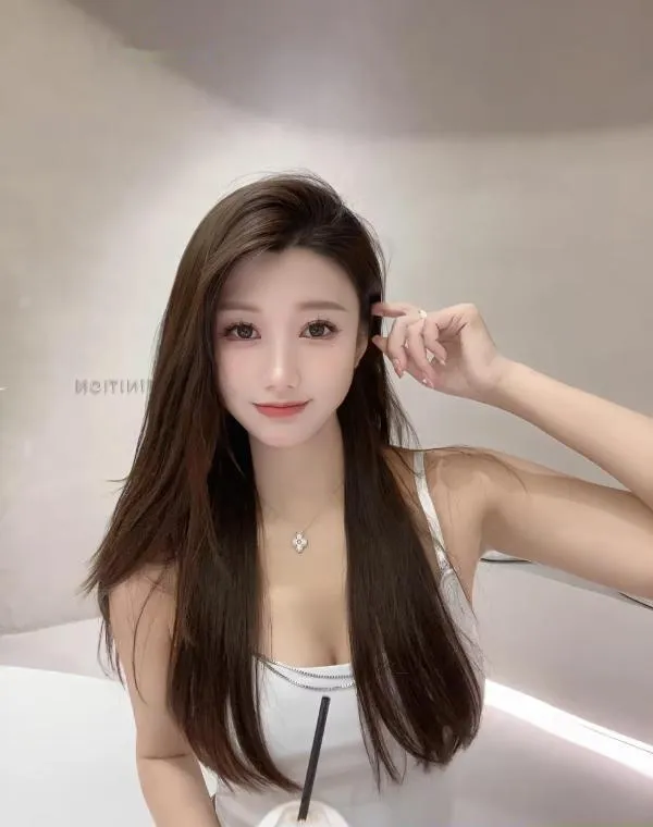 新建区性格好大胸妹