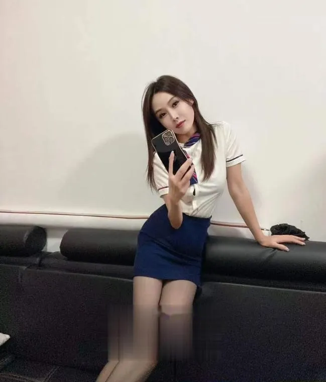 中原长腿御姐曼曼
