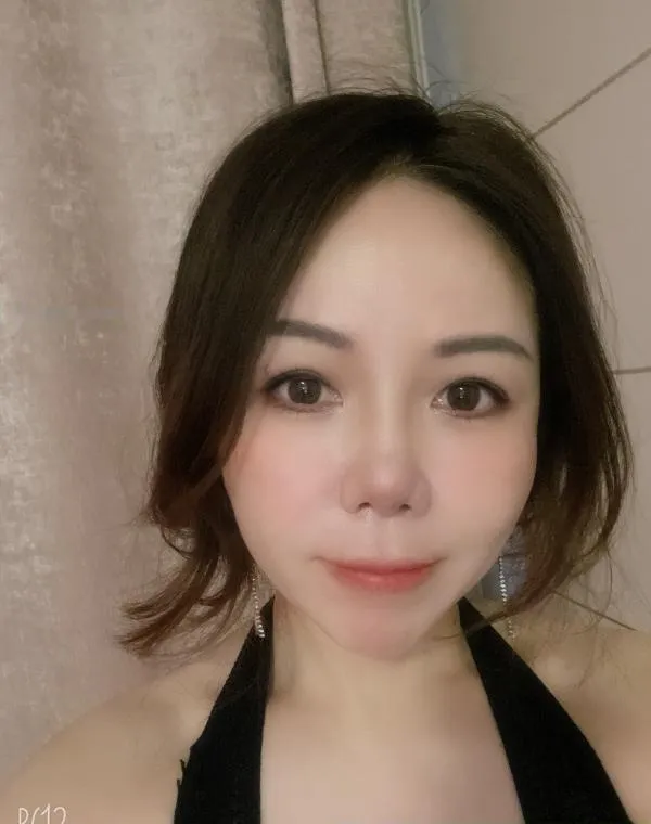 秦淮闷骚型小姐姐