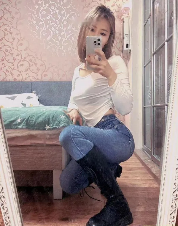 长腿瑜伽安琪