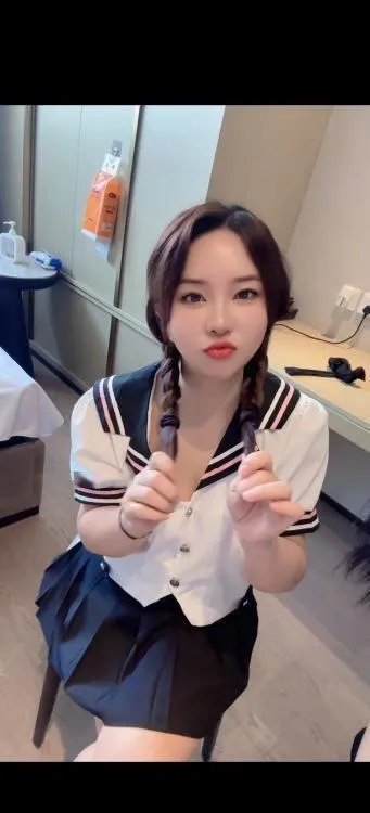 丰满小姐姐