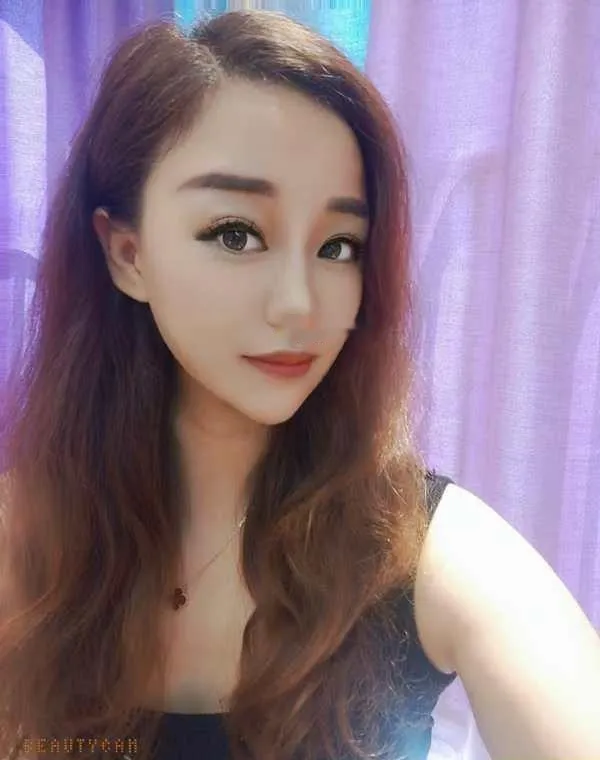 皮裙美臀御姐