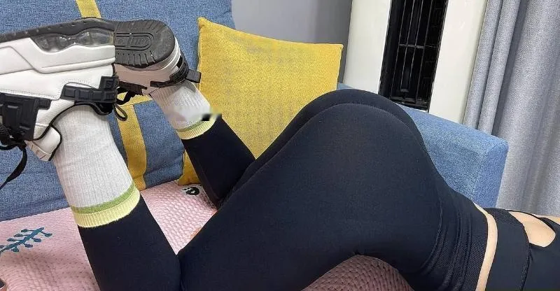 翘臀健身妹