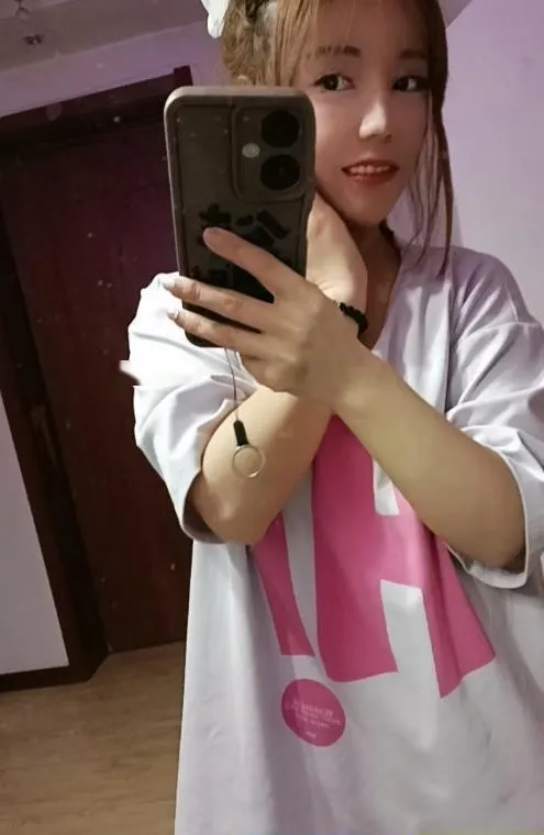 西青性价比美女