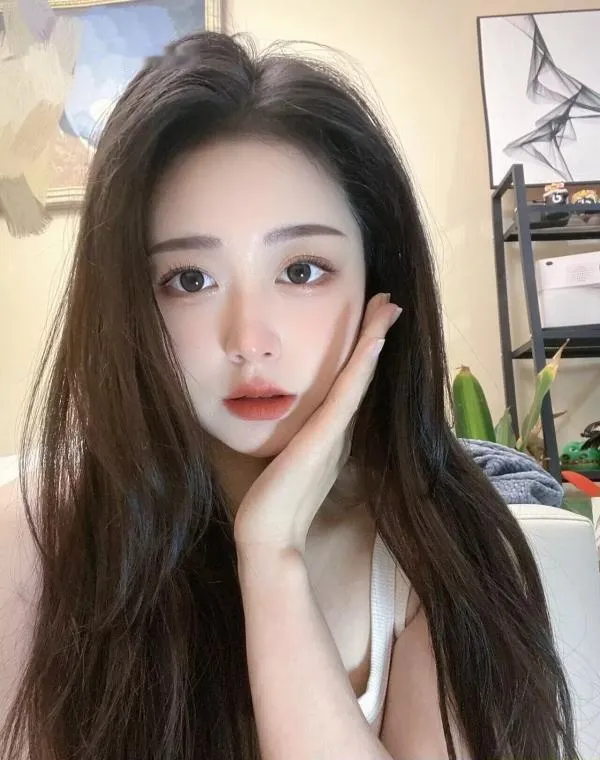 清纯气质小女生