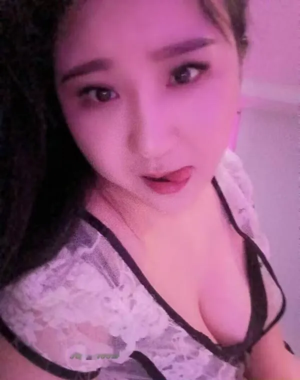 服务超好的骚妇幺妹