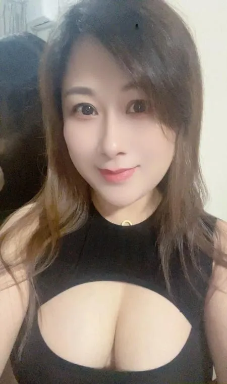 服务控大胸少妇