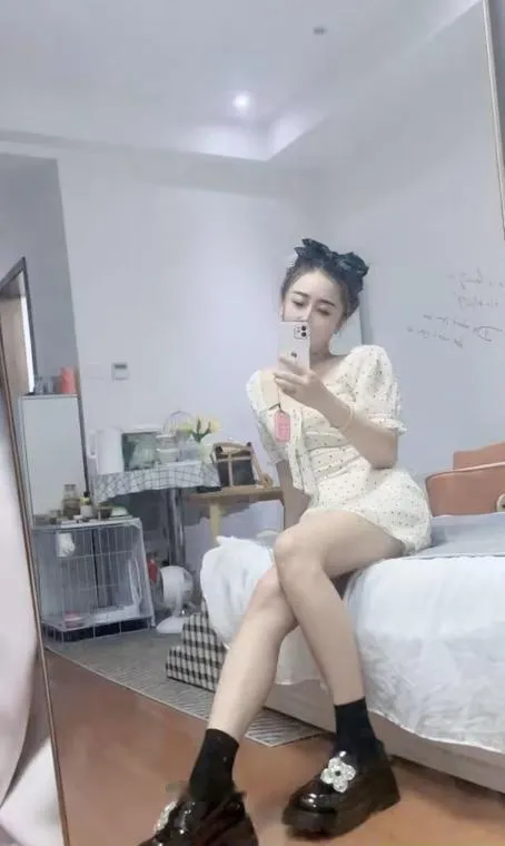 大奶艾琳妹子