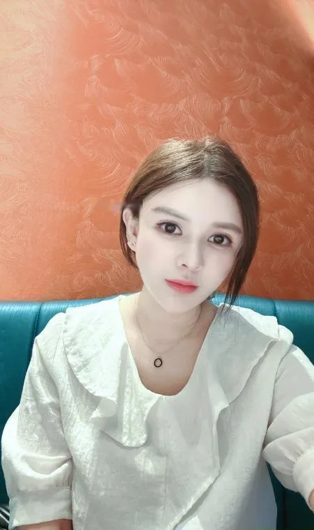 美胸蜜桃臀小姐姐