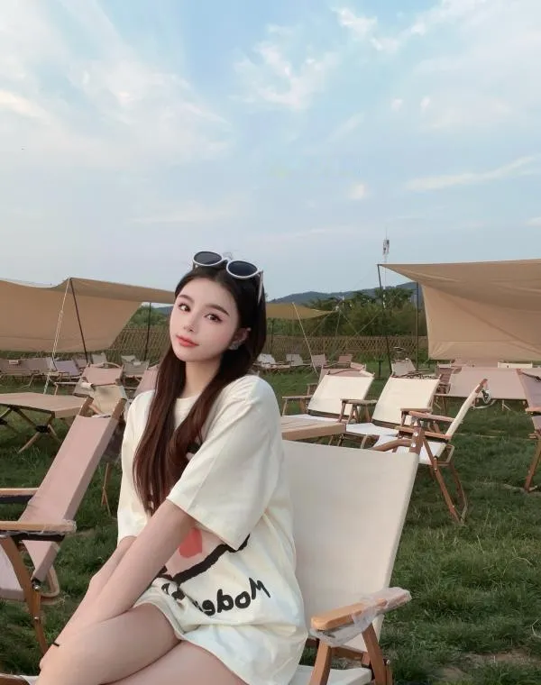长相甜美胸挺粉嫩
