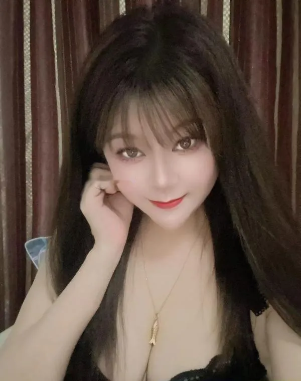 大奶妹子霞霞