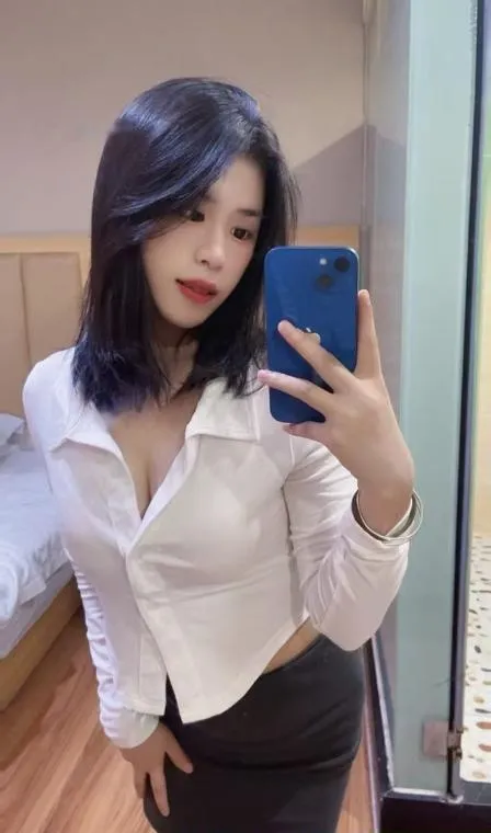 兼职大学生小月亮
